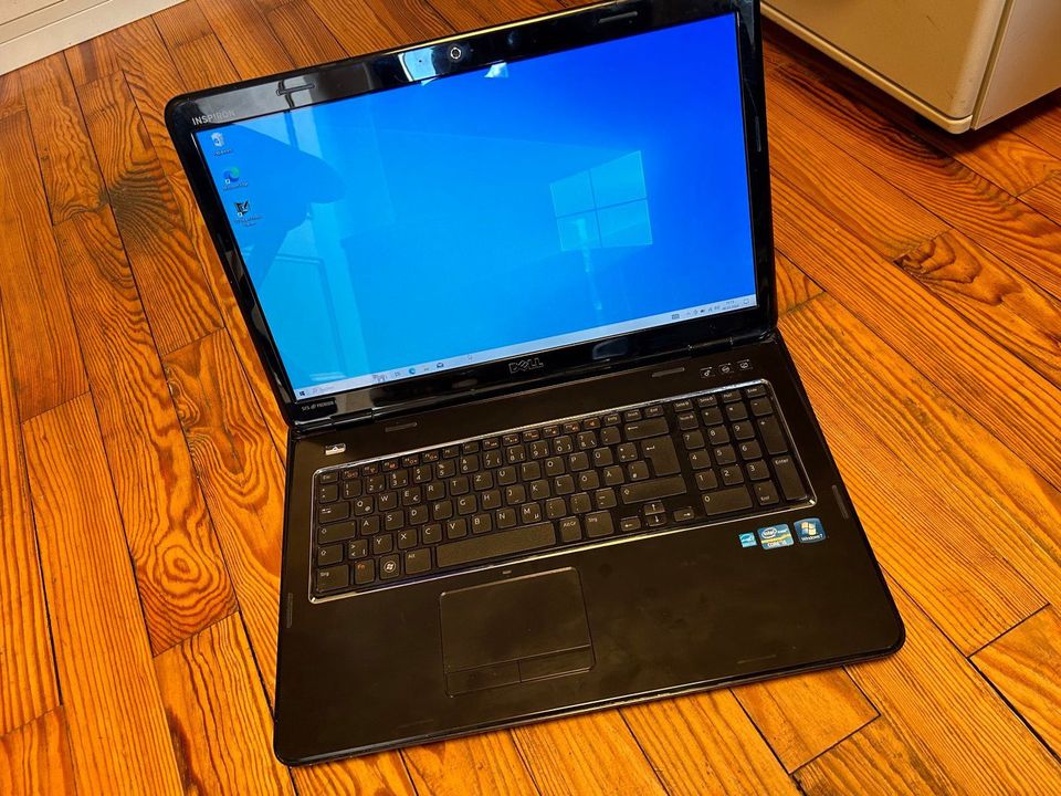 Dell Inspiron N7110-17Zoll Core i5, 8GB RAM, 256GB SSD in Saarbrücken