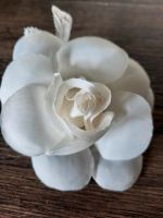 Ansteckblume Rose Blüte Brosche in beige Niedersachsen - Großheide Vorschau