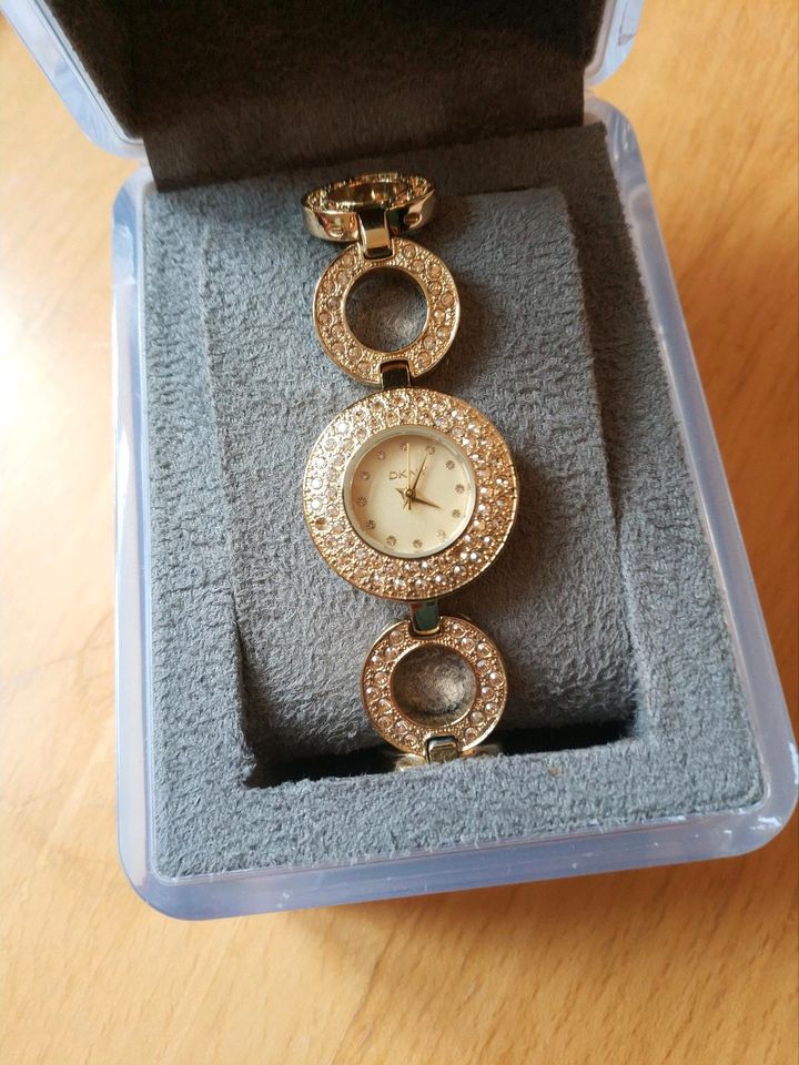 DKNY Damenuhr Armbanduhr gold in Halle