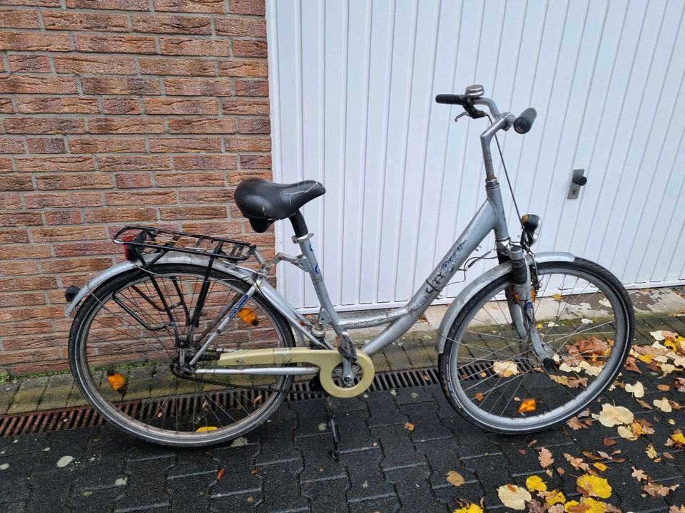 Gemütliches Fahrrad made in Germany 28er mit Nabendynamo in Gütersloh