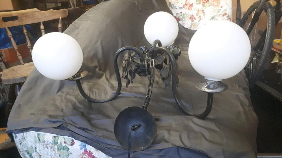 Hängelampe Kronleuchter Lampe Metall schwarz Retro vintage in Pattensen