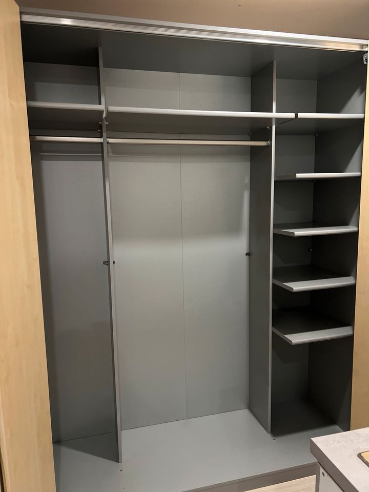 Kleiderschrank, Schrank, Schlafzimmer Schrank in Nürnberg (Mittelfr)