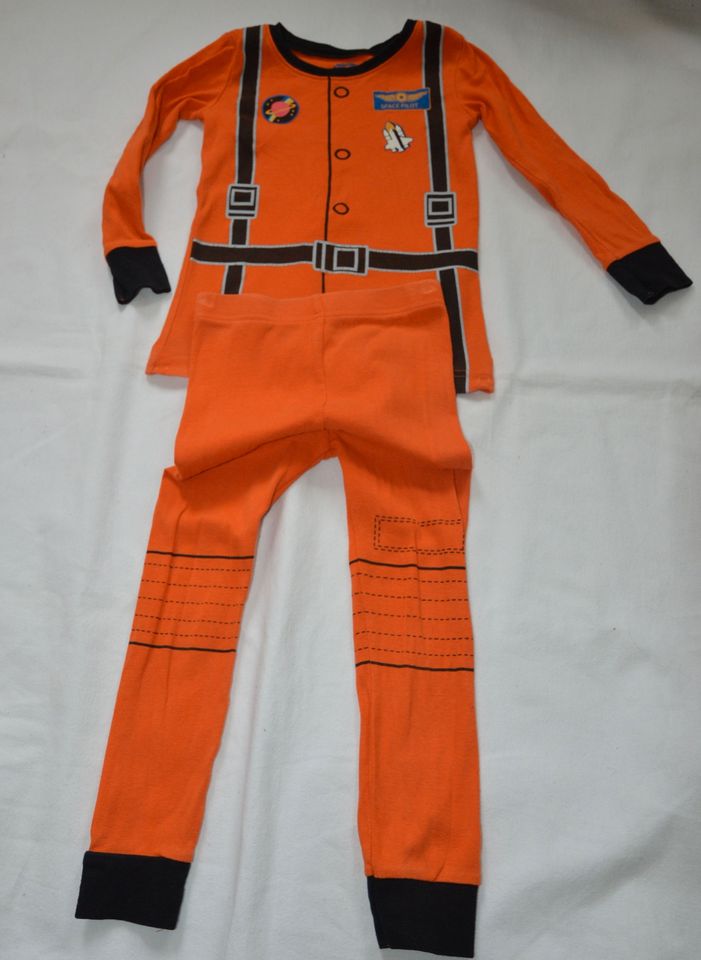 Schlafanzug Astronaut ca Gr 98/104 in Kiefersfelden
