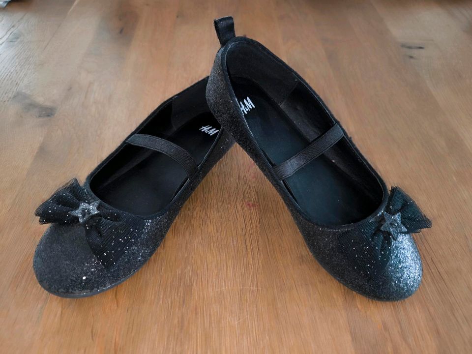 Ballerinas, H&M, schwarz Glitzer, Mädchen, Größe 31 in Schwieberdingen