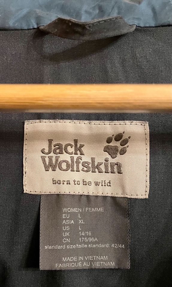 Jack Wolfskin Jacke | Size 42/44 in Köln