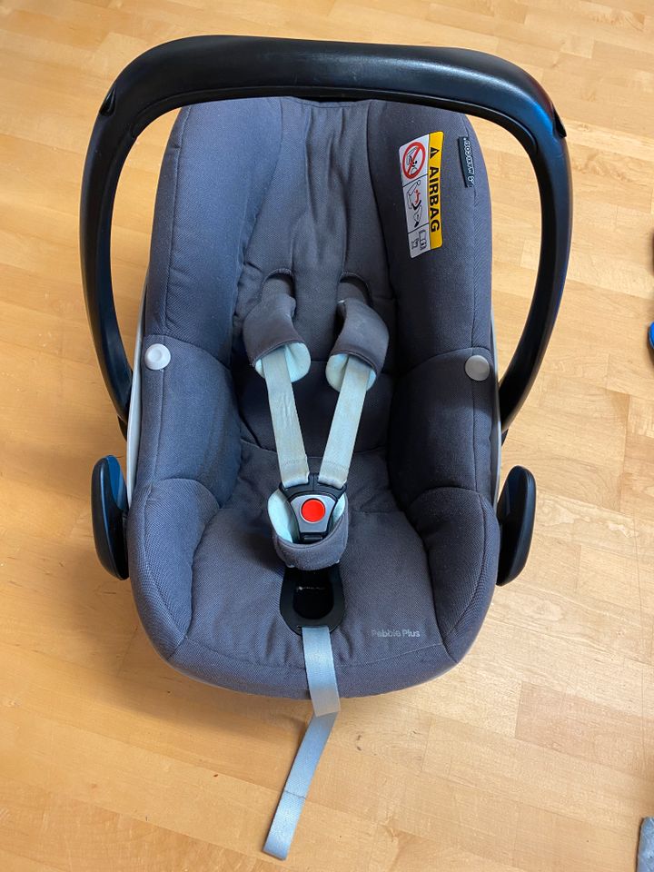 Maxi Cosi Pebble Plus und 2wayFix Isofix Basisstaion in Eichenau