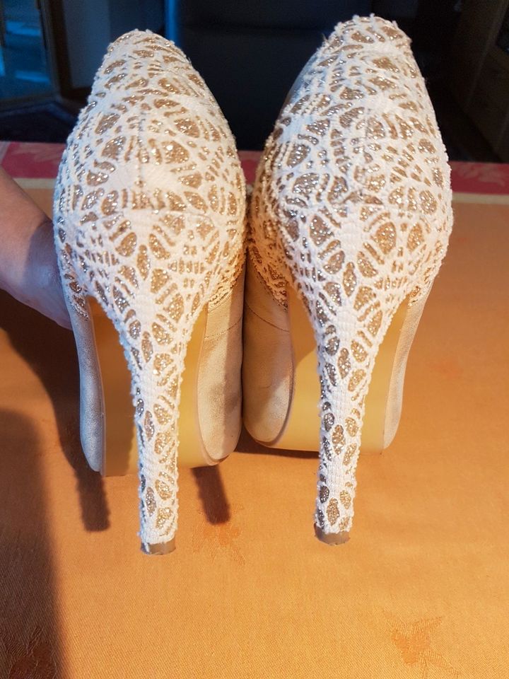 Top High Heels, Pumps, Hochzeitsschuhe Gr. 38 neuwertig in Übach-Palenberg