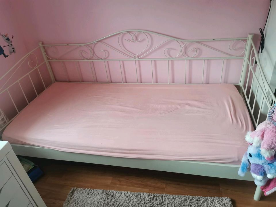 Prinzessin Bett, mit Lattenrost +Himmel in Tespe