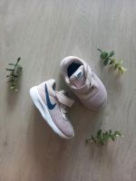 Süße Nike Sportschuhe Gr. 21 Nordrhein-Westfalen - Jüchen Vorschau