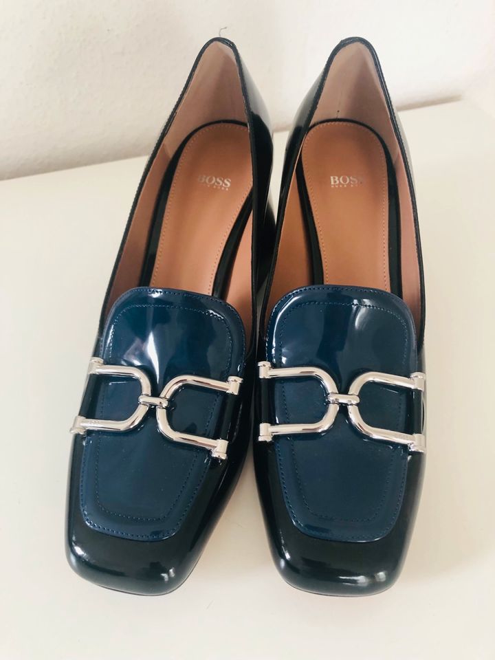 Hugo Boss Pump Lack Gr 40 blau schwarz statt 350 eur in Frankfurt am Main