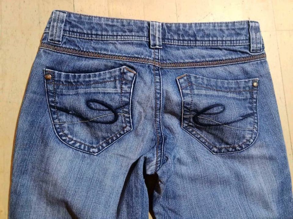 Damen Jeans von EDC Esprit Five 34 regular XS leicht ausgestellt in Böbrach