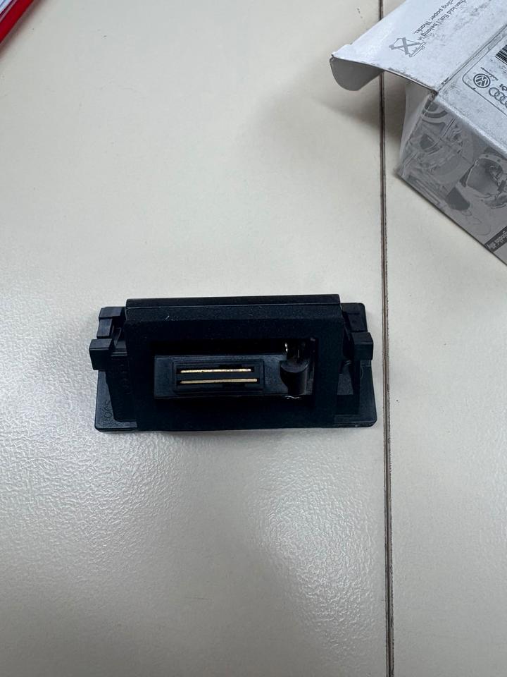 Original kennzeichenleuchte für Audi A3,4 B5 8D9943021G NEU!!! in Bräunlingen