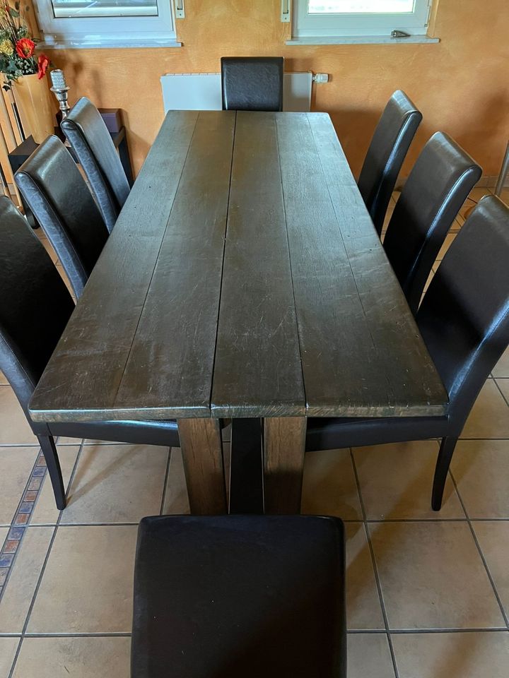 Riesiger Massivholztisch Esstisch Konferenztisch mit 8 Stühlen in Lotte