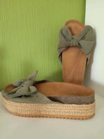 PULL & BEAR Plateau Pantolette  khaki Gr. 38 Sachsen - Klingenthal Vorschau