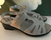 VITAFORM Sandalette Sandale Nubuk-Leder Keilabsatz Beige 40 NEU Bayern - Kumhausen Vorschau