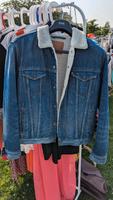 Jeansjacke Levi's mit Fell Größe M blau Hessen - Wiesbaden Vorschau
