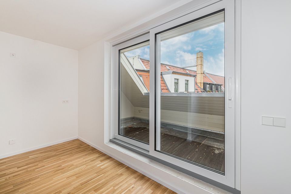 Wohnkomfort im Dachgeschoss: Sanierte 2-Zimmer-Wohnung mit Loggia in Leipzig