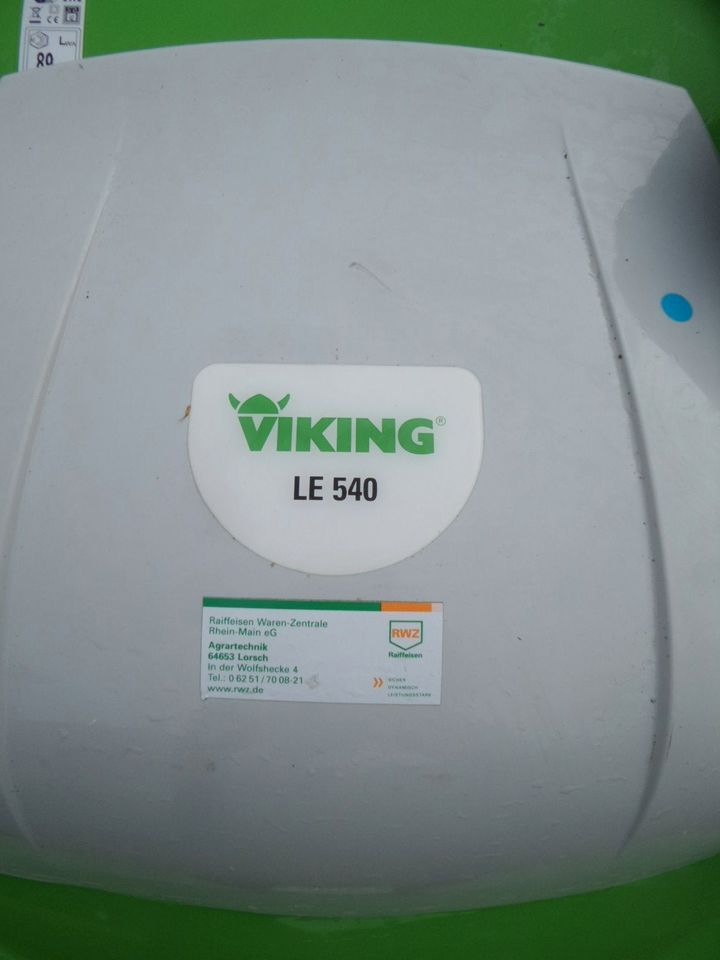 Viking LE 540 Ver­ti­ku­tie­rer Rasenlüfter mit Fangkorb in Einhausen