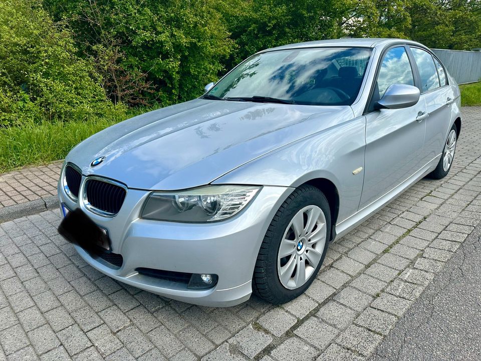 BMW 318i Limousine Automatik in Leipzig