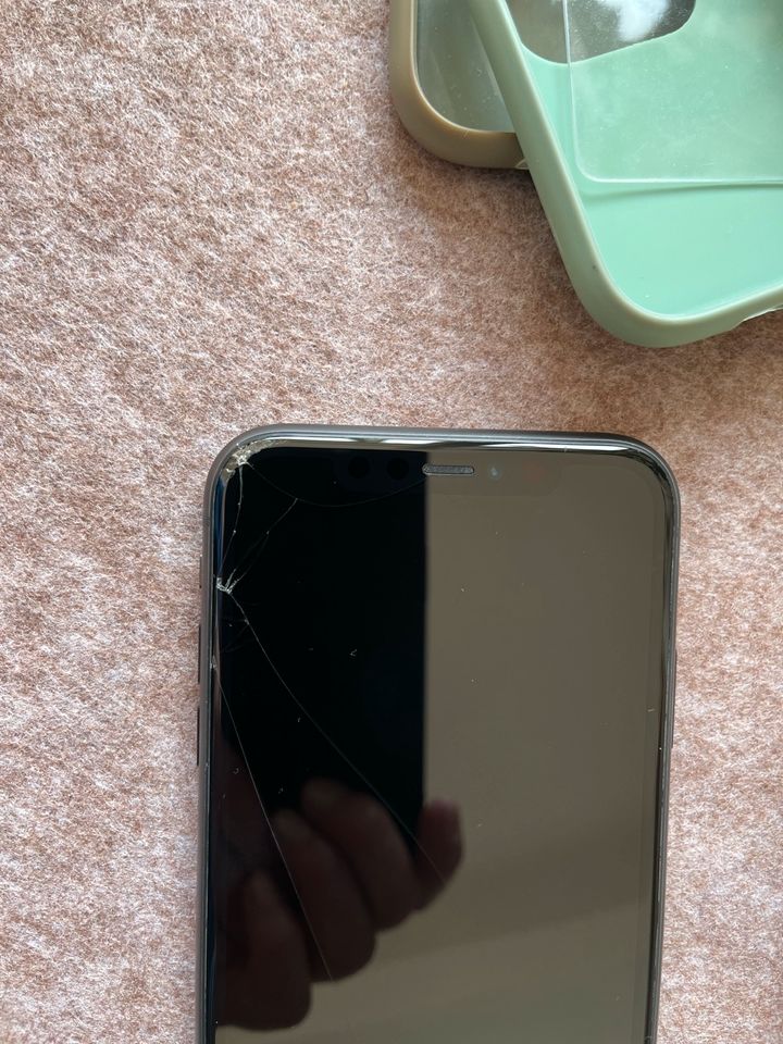 iPhone 11, 128 GB, inkl. Zubehör, guter Zustand in Hamburg