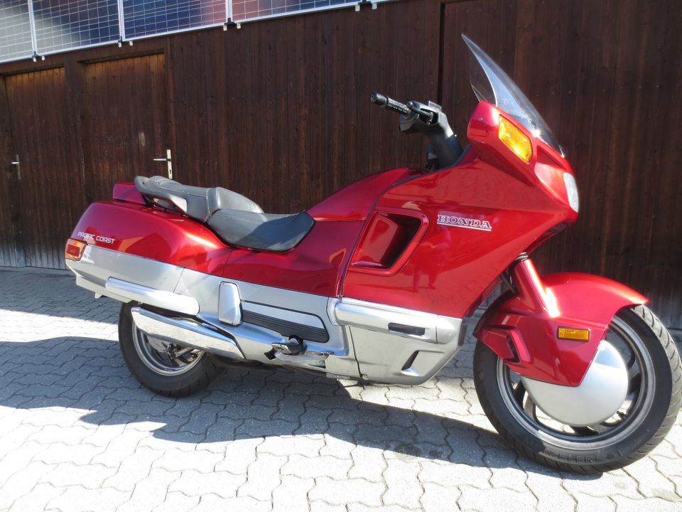 Honda PC 800 in Sinzing