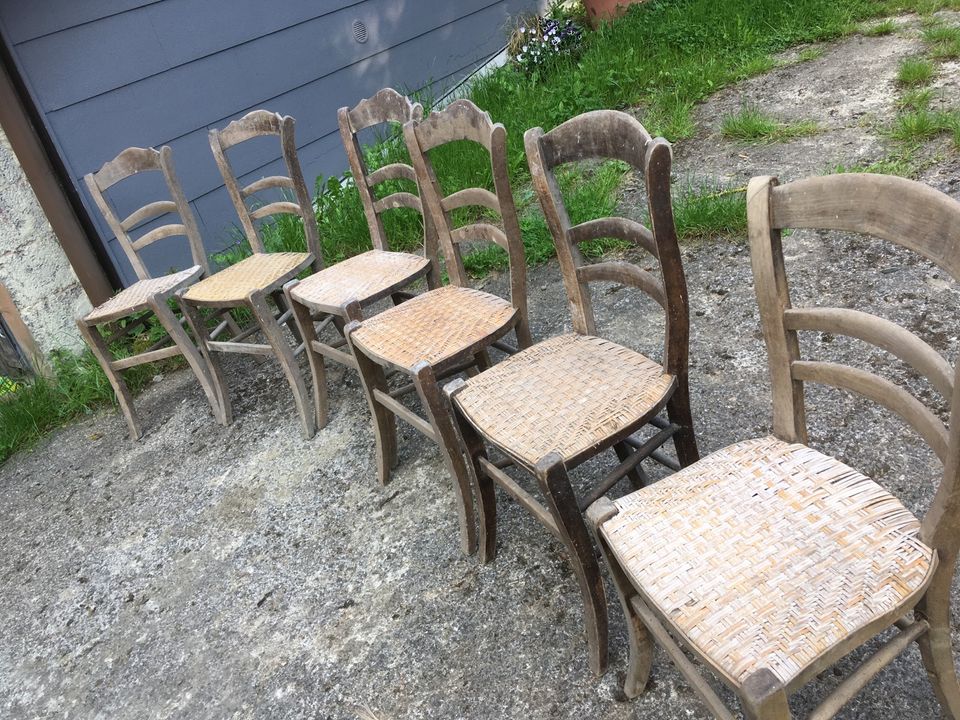 6 antike Stühle in Cronenberg