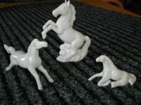 3 weiße Pferdefiguren * Pferd sitzend springend aufrichtend Simmern - Hunsrück Vorschau