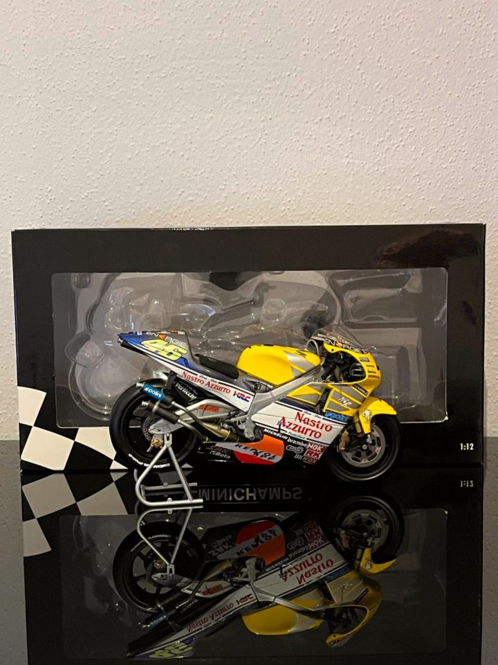 Minichamps Valentino Rossi Honda NSR 500 GP 500 2001 1:12 in Pfaffenhofen a.d. Ilm