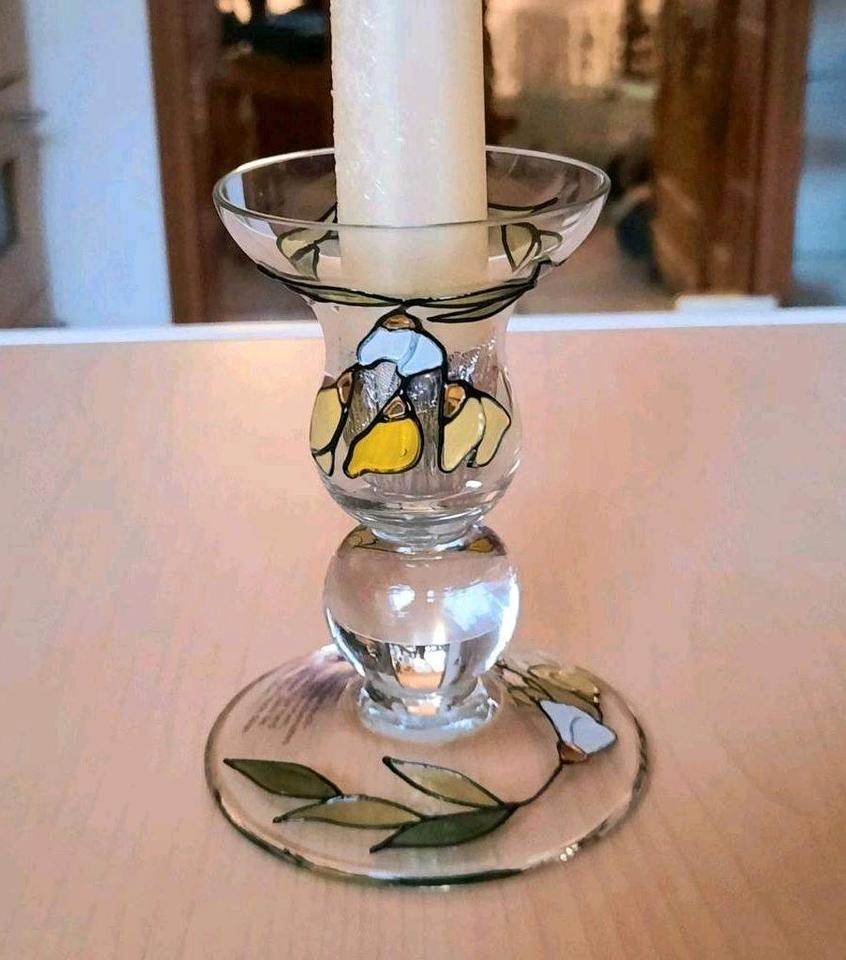 Design: "Nagel-Handwerkskunst" Stabkerzen-Leuchter: Glas bemalt in Gundelfingen