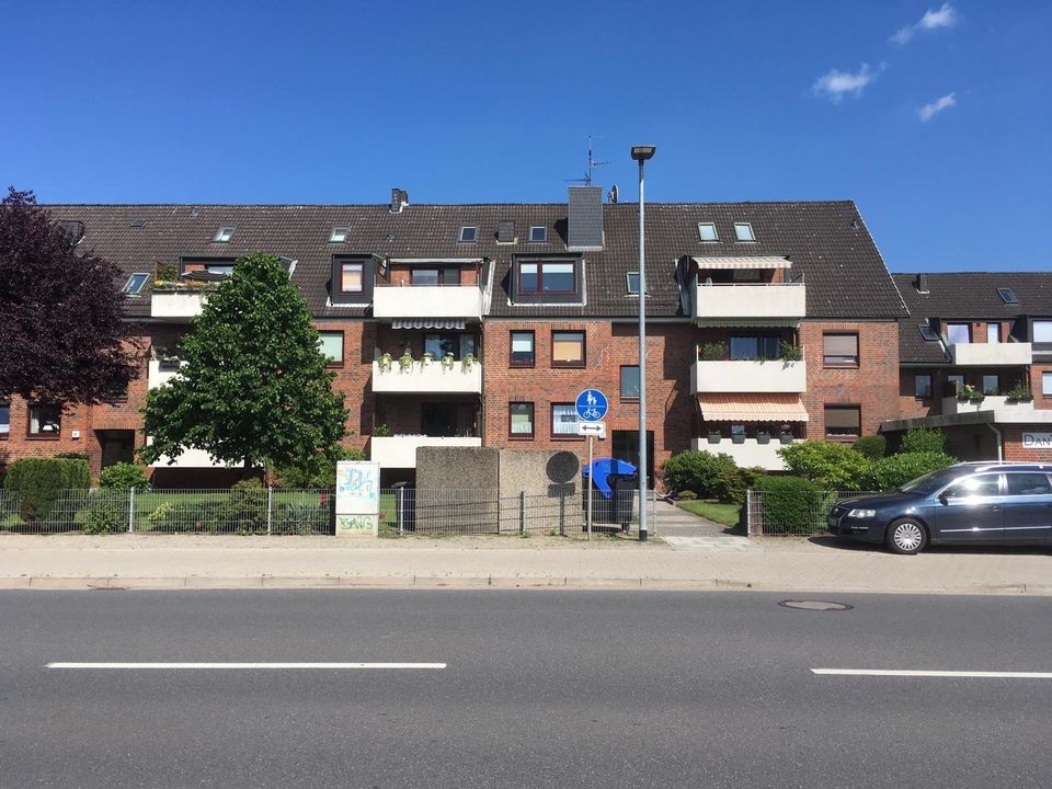 Pansdorf: helle 3,5 Zimmer Wohnung,  zwei Ebenen mit Balkon und Weitblick in Pansdorf