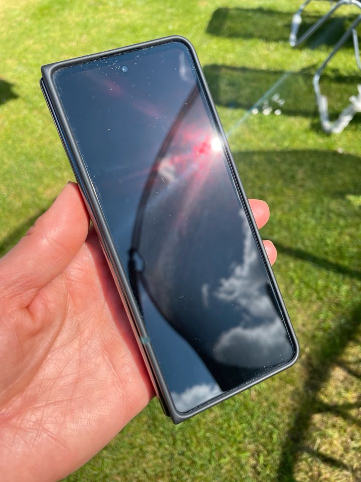 Samsung Galaxy Z Fold 4 in Braunschweig