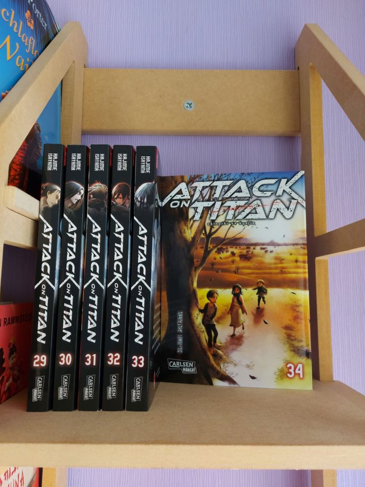 Manga Attack on Titan Band 29-34 in Altenkirchen