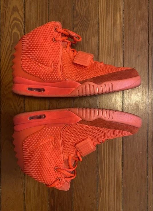 Nike Air Yeezy 2 Red October (45, Used in box, dustbag, Rechnung) in Essen