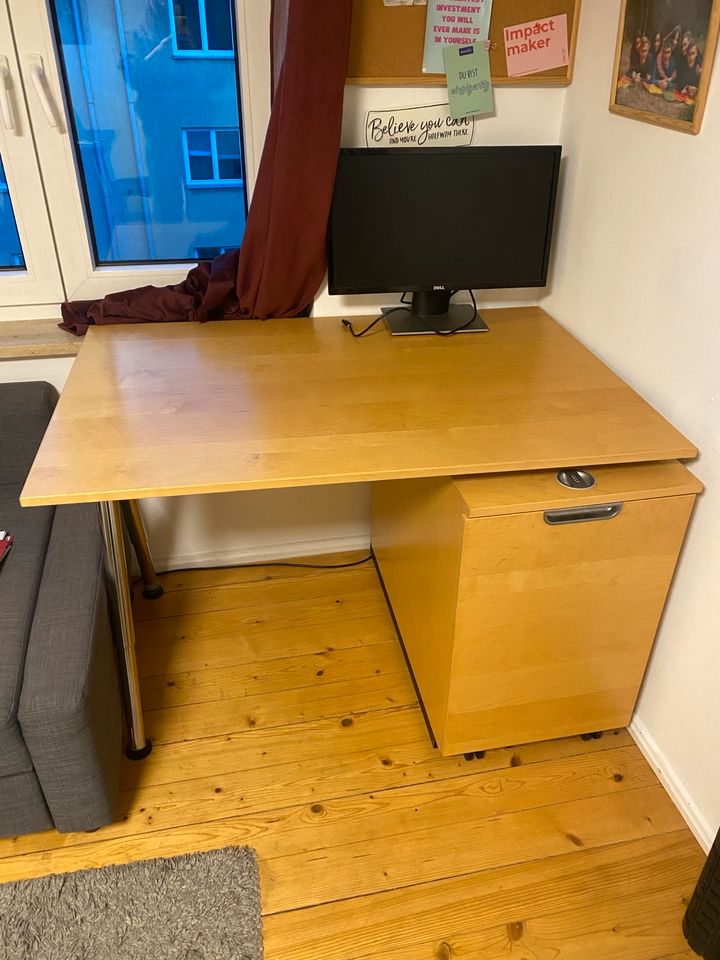 Schreibtisch in Nürnberg (Mittelfr)