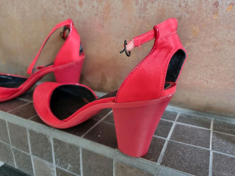 Camper Damen Sling Pumps rot Gr. 39 in Mainz