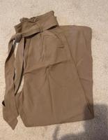 Luftige beige Hose, Gr. 38 Berlin - Mitte Vorschau