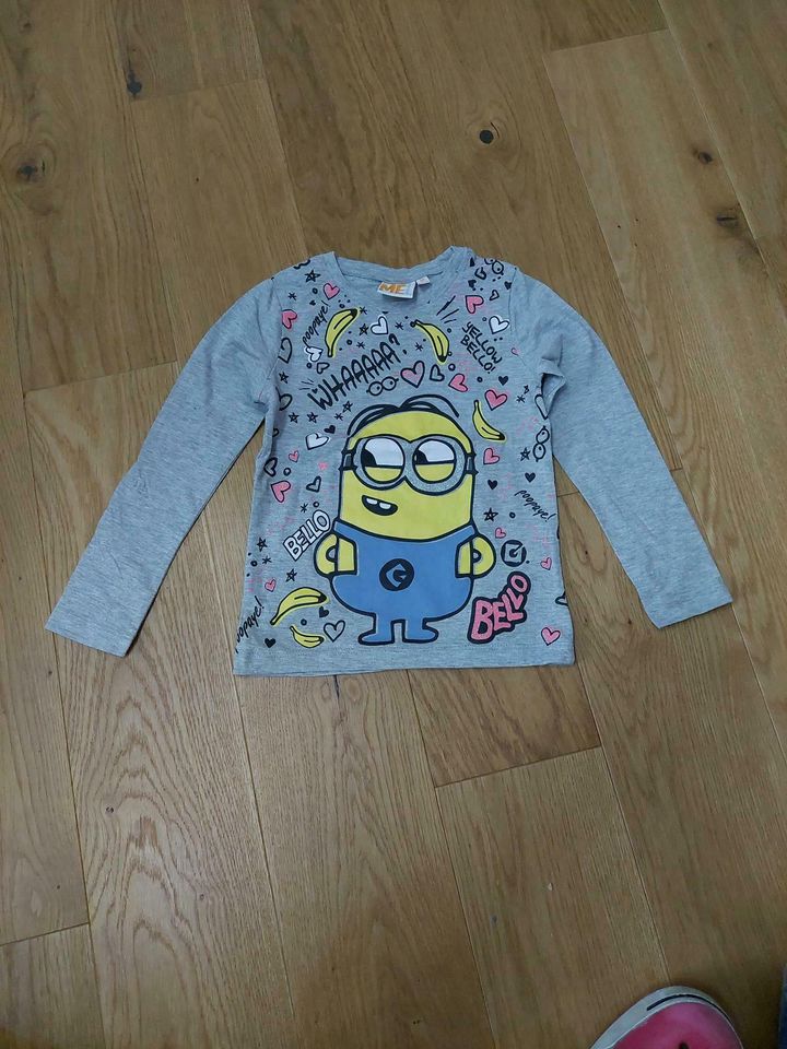 Shirt Langarmshirt Minion 110/116 Neu Mädchen in Königsee