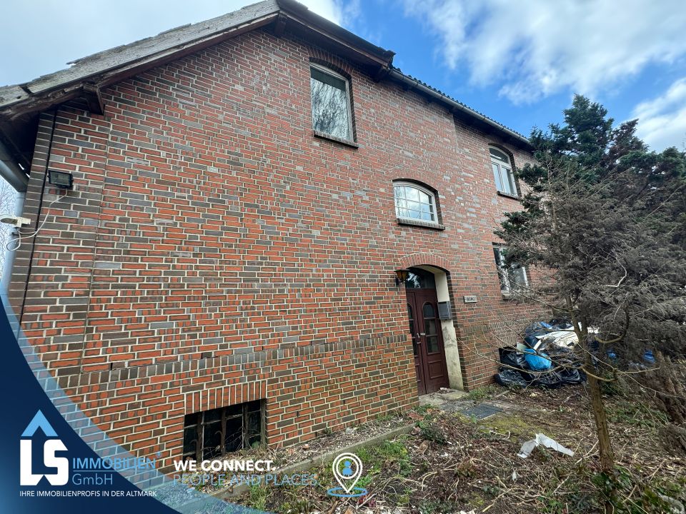 Ehemalige Molkerei mit Betreiberwohnung, Großküche und Kantine in Vielank