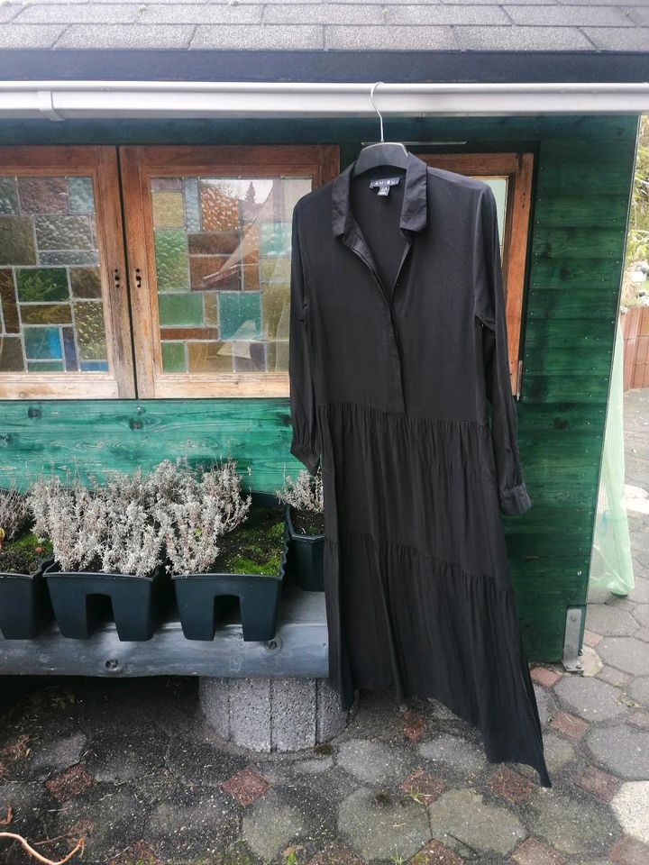 AMISU Maxikleid/ Blusenkleid/ Gr. 40/ Schwarz/ Neuwertig in Lindlar