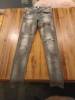 Skinny Jeans Röhre mango Gr. 34 sehr gut erhalten grau Hessen - Flieden Vorschau