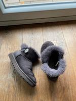 Ugg Boots Stiefel lila dunkelblau Diamant Glitzer Bailey Button Bayern - Fürth Vorschau