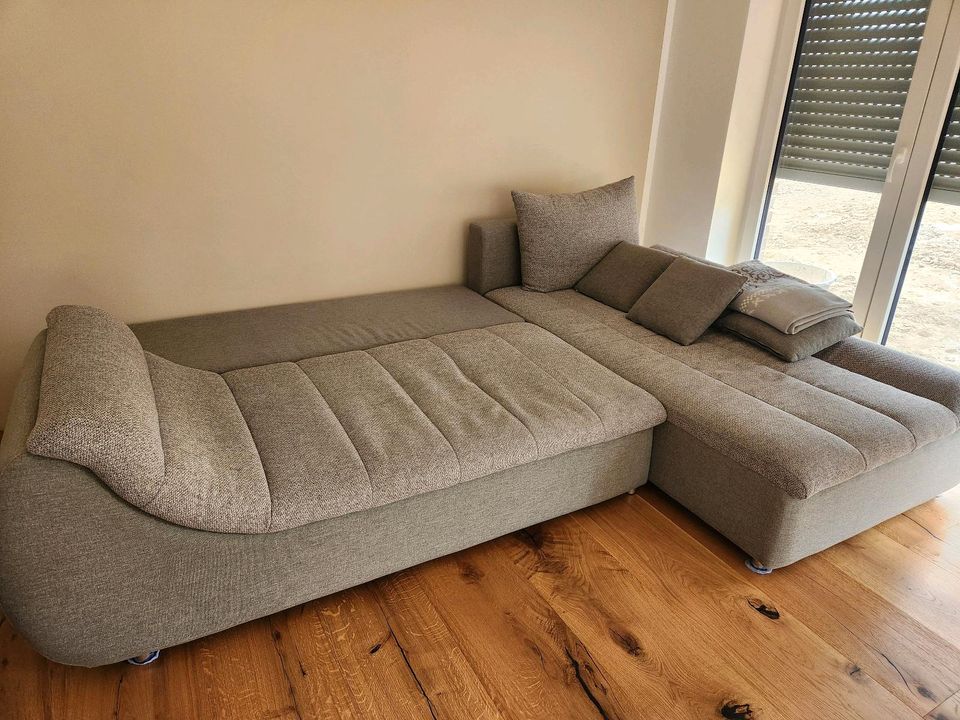 Ausziehbare Couch Schlaffunktion in Ibbenbüren