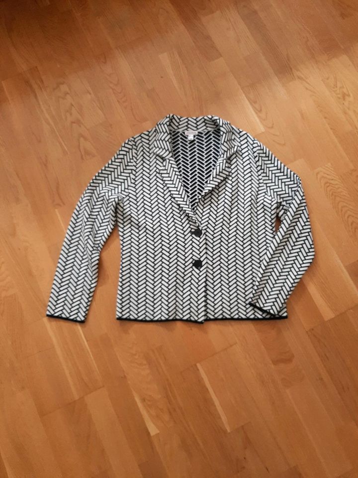 Strickjacke / Strickblazer alba moda, 42, weiß / schwarz in München