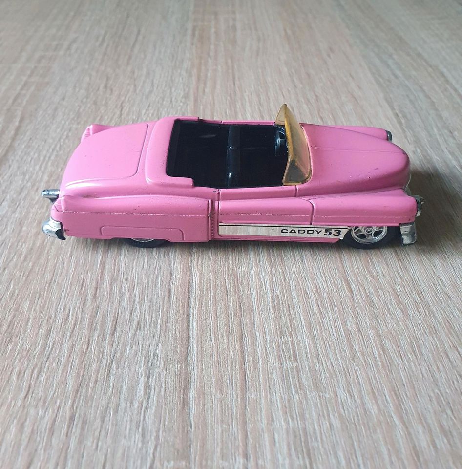 Tootsie Toy Cadillac 53 Pink Druckguß 1:43 in Vilshofen an der Donau