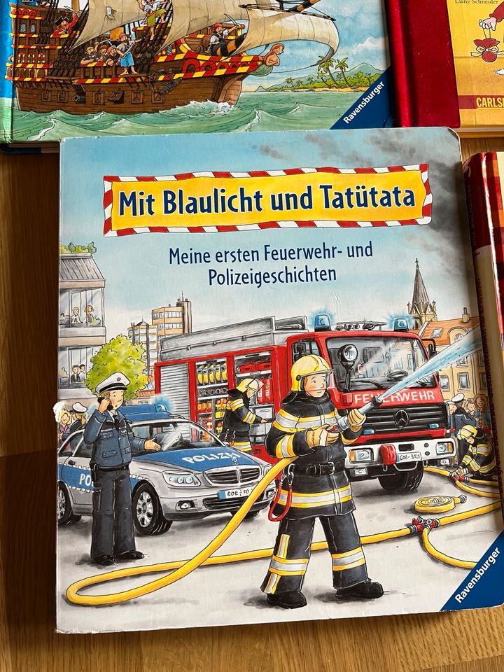 Kinderbücher Wieso weshalb warum Piraten Blaulicht Feuerwehr in Pfinztal