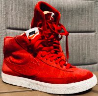 Damen Nike Blazer in sexy rot Stuttgart - Zuffenhausen Vorschau