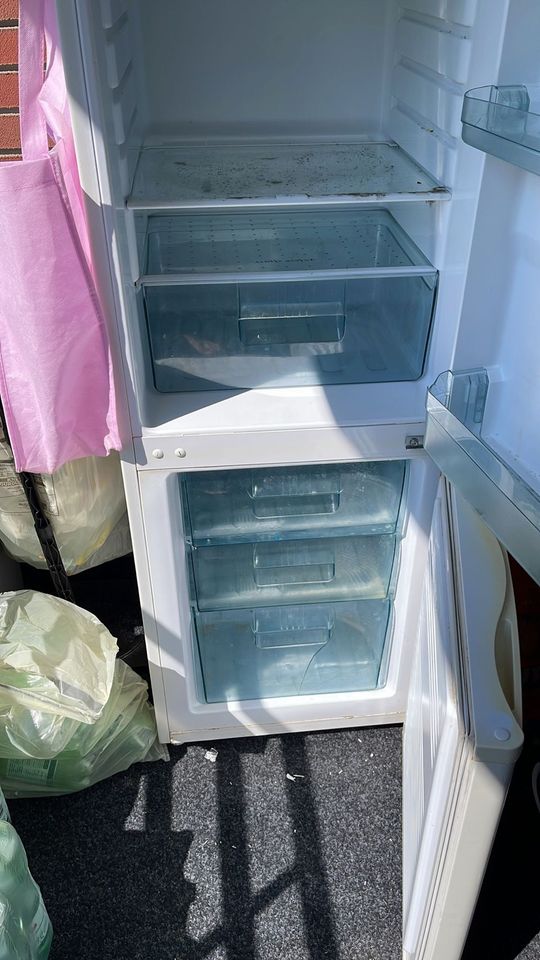 Kühlschrank mit Gefrierschrank in Seevetal