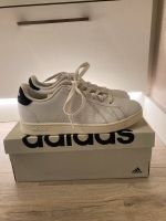 Adidas Sneaker Kommunion weiß neuwertig 37 1/3 Niedersachsen - Sustrum Vorschau