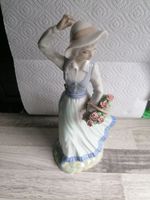 Figur Porzellan Tengra Spanien Frau mit Hut und Blumenkorb 26cm Rheinland-Pfalz - Ludwigshafen Vorschau
