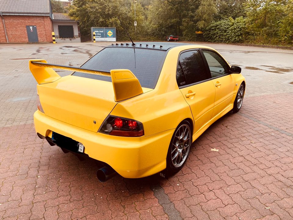 Mitsubishi Lancer Evo 7 original LHD in Rellingen